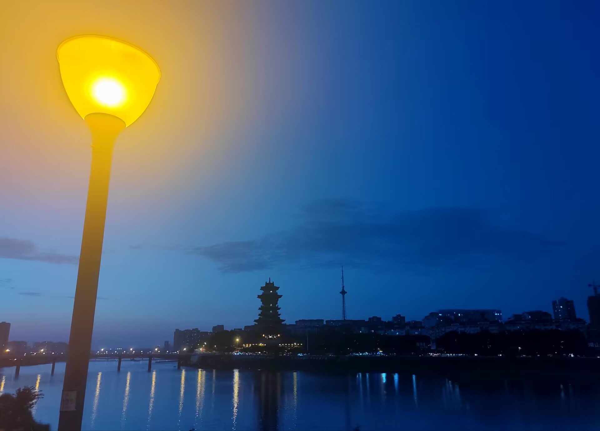 泥头车，创啊创